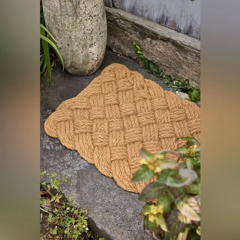 New Anthropologie Knot Weave Doormat Small